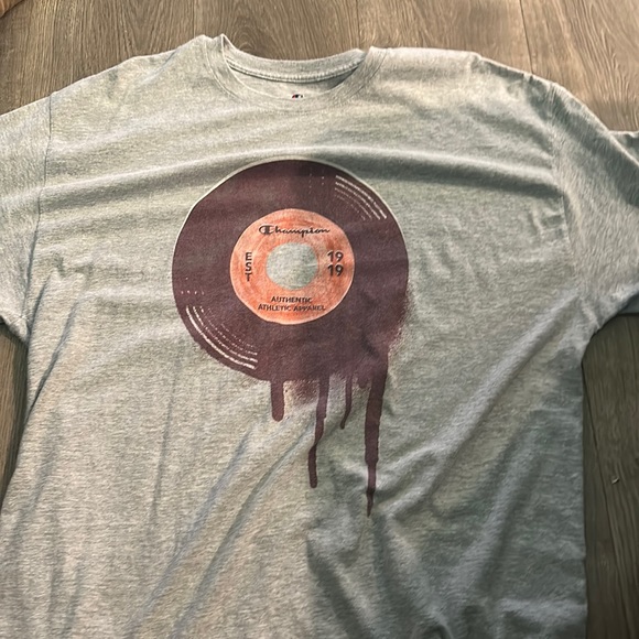 Athletic wear champion shirt - Picture 1 of 2